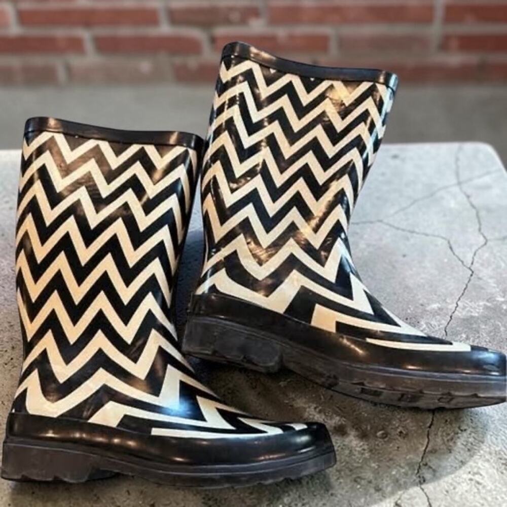 1.4.3 Girl Chevron Print Waterproof Rubber Rain Boots Black White 8